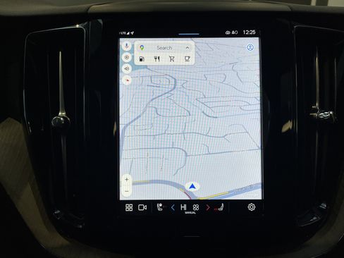 Used 2025 Volvo XC60 B5 Plus image 28