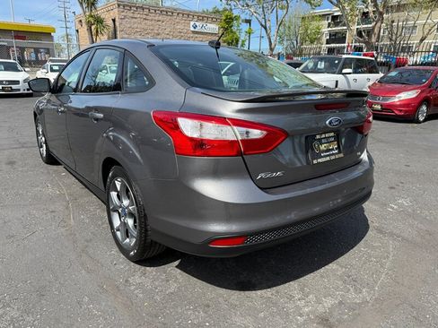 Used 2013 Ford Focus SE FWD image 7