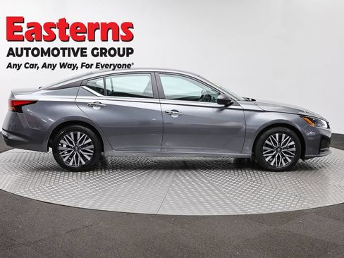Used 2025 Nissan Altima 2.5 SV FWD image 4