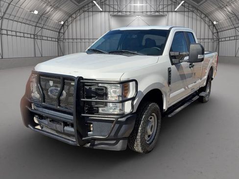 Used 2018 Ford F250 XL w/ Power Equipment Group image 4