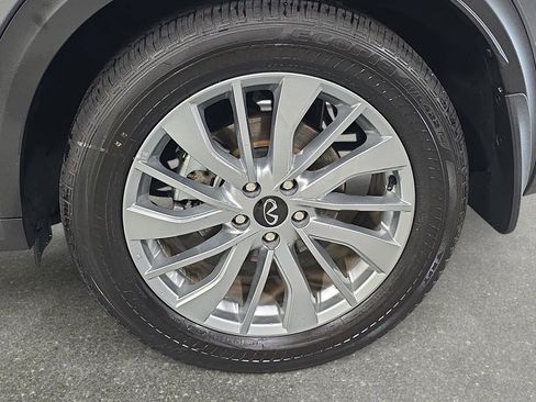 Certified 2025 INFINITI QX50 Luxe w/ Accent Package image 32