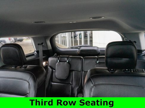 Used 2022 Ford Explorer XLT w/ Equipment Group 202A image 12