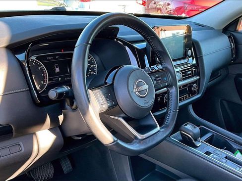 Used 2022 Nissan Pathfinder SV w/ Cargo Package image 9