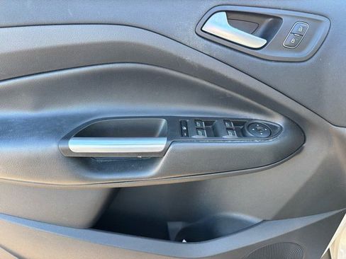 Used 2017 Ford Escape SE w/ Equipment Group 201A image 21