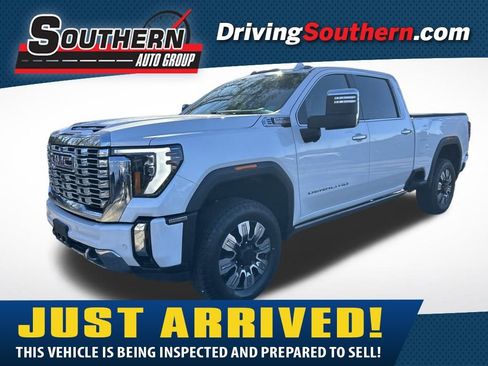 Used 2024 GMC Sierra 2500 Denali w/ Denali Reserve Package image 1