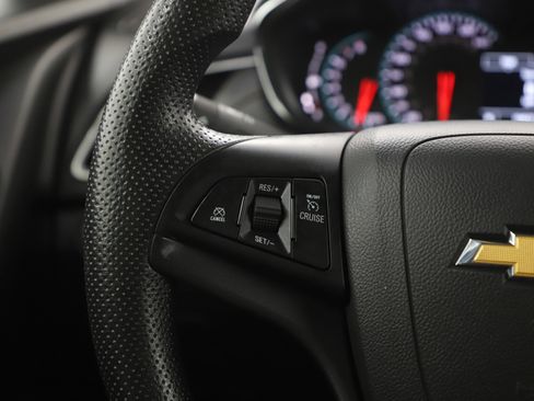 Used 2021 Chevrolet Trax LT image 24