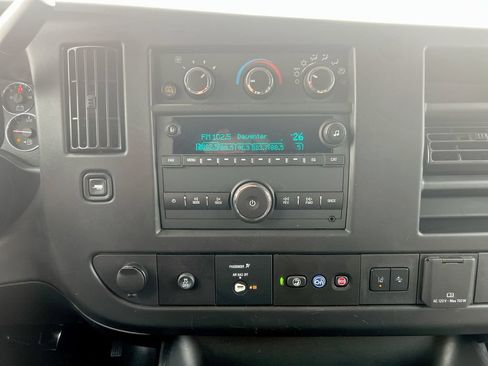 Used 2025 Chevrolet Express 3500 LT w/ LT Preferred Equipment Group RWD image 13