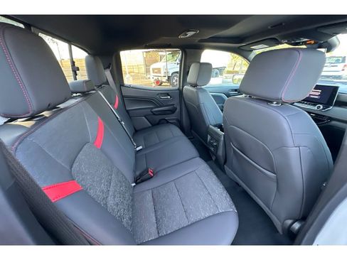 Used 2024 Chevrolet Colorado Z71 w/ Safety Package image 17