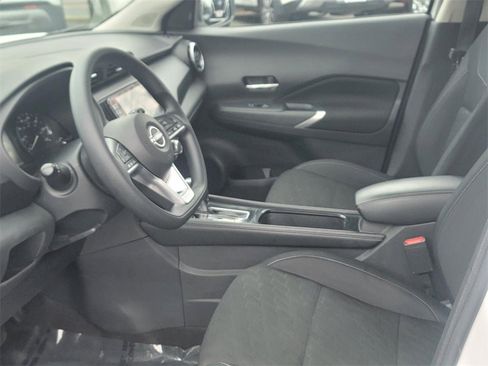 Certified 2024 Nissan Kicks SV image 11