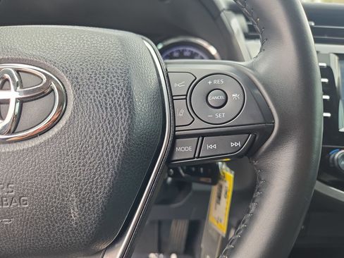 Used 2020 Toyota Camry SE w/ Carpet Mat Package FWD image 17