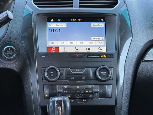 Used 2018 Ford Explorer XLT w/ Equipment Group 202A image 11