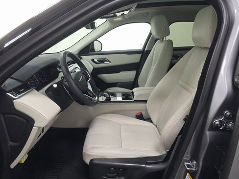 Used 2023 Land Rover Range Rover Velar R-Dynamic S image 4