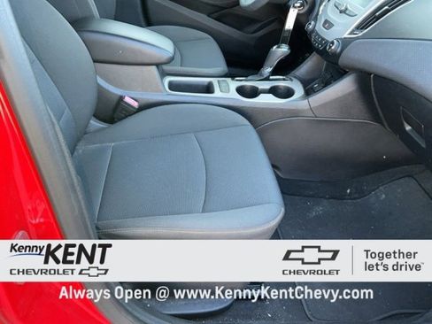 Used 2018 Chevrolet Cruze LS image 11