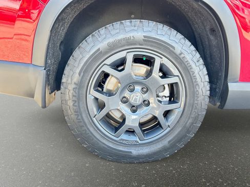 Used 2025 Honda Pilot TrailSport image 5