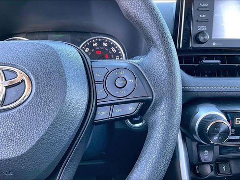 Used 2022 Toyota RAV4 XLE image 21