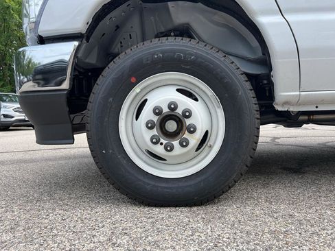 New 2025 Ford E-450 and Econoline 450 Super Duty w/ Power Equipment Group image 9