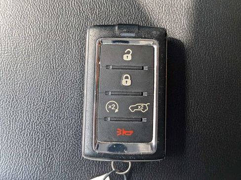 Used 2023 Jeep Grand Cherokee Limited RWD image 35
