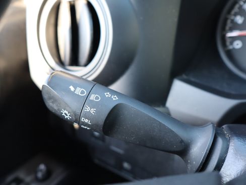 Used 2022 Toyota Tacoma SR RWD image 23
