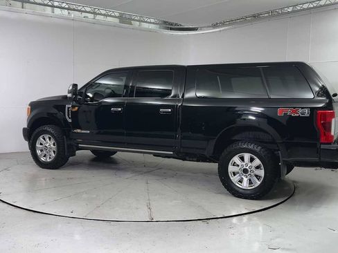 Used 2018 Ford F250 Platinum w/ Platinum Ultimate Package image 4