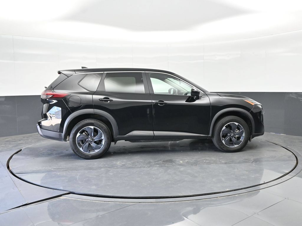Used 2024 Nissan Rogue SV FWD image 11