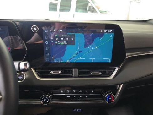 Certified 2025 Chevrolet Equinox LT FWD image 26