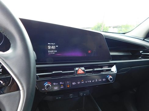 Used 2023 Kia Niro Wind FWD image 19