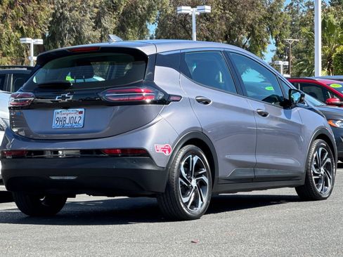 Used 2023 Chevrolet Bolt LT w/ Infotainment Package FWD image 5