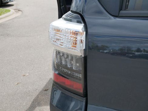 Used 2024 Toyota 4Runner TRD Off-Road Premium w/ Off Road Premium Plus Package AWD/4WD image 17