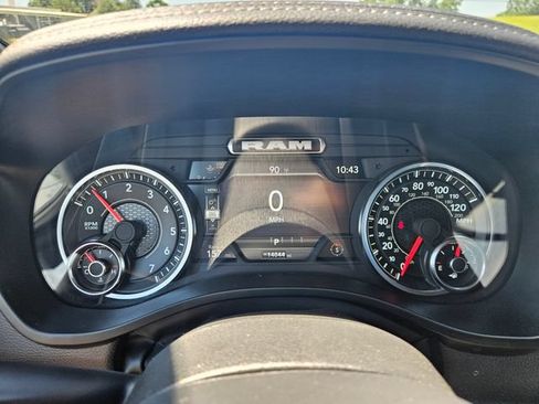 Used 2025 RAM 1500 Laramie AWD/4WD image 15