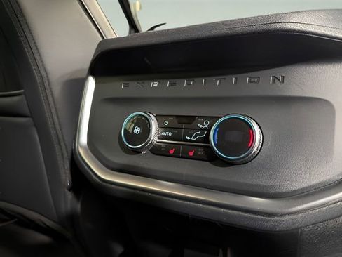 Used 2025 Ford Expedition Platinum AWD/4WD image 31