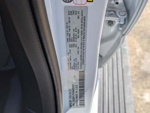 Used 2025 RAM 1500 Laramie w/ Night Edition image 38