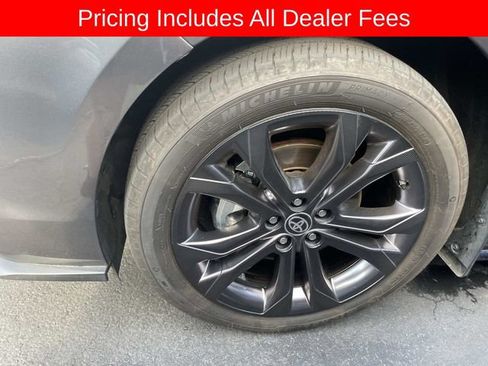 Used 2025 Toyota Sienna XSE w/ XSE Plus Package FWD image 2