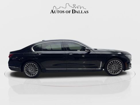 Used 2022 BMW 740i image 10