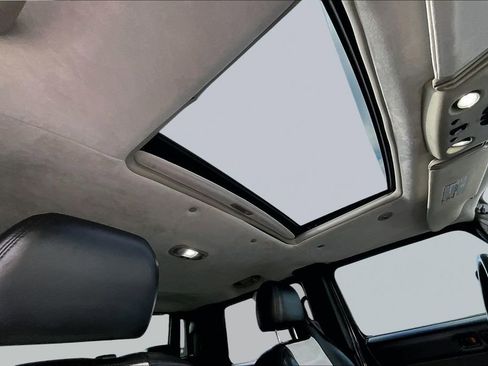 Used 2005 HUMMER H2 SUT w/ Preferred Equipment Group image 22