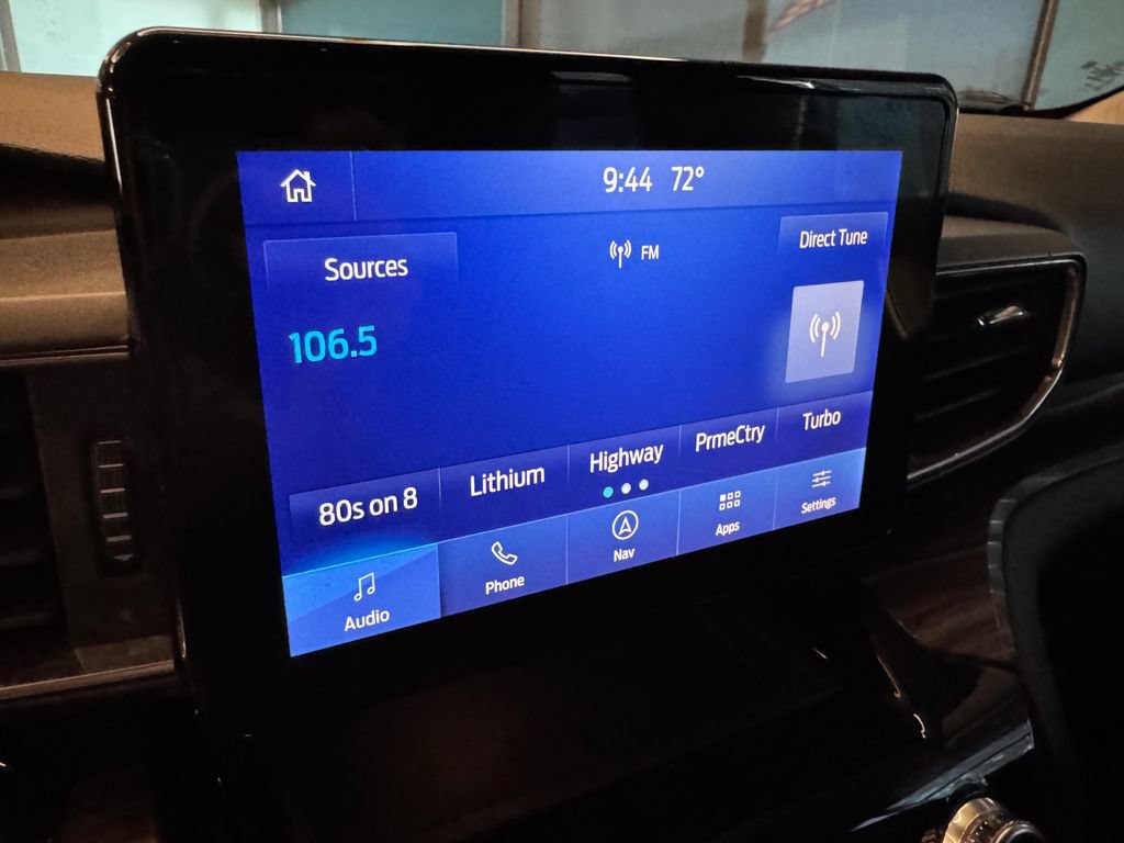 Used 2022 Ford Explorer Limited w/ Equipment Group 301A AWD/4WD image 14