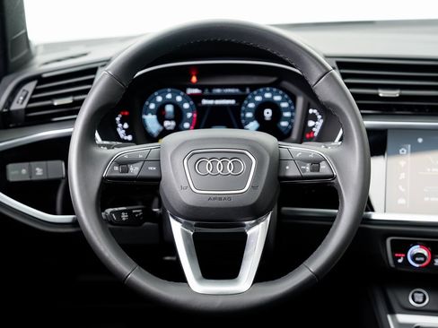 Certified 2025 Audi Q3 2.0T Premium Plus w/ Premium Plus Package image 11