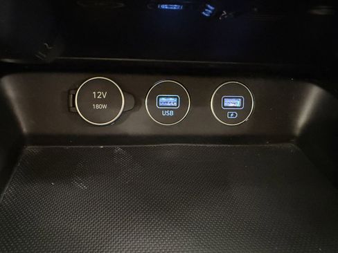 Used 2022 Genesis G70 2.0T image 25