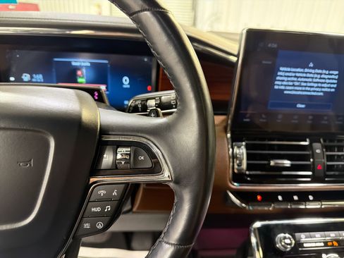 Used 2023 Lincoln Navigator Reserve w/ Monochromatic Package image 15