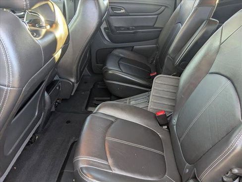 Used 2017 Chevrolet Traverse LT image 17
