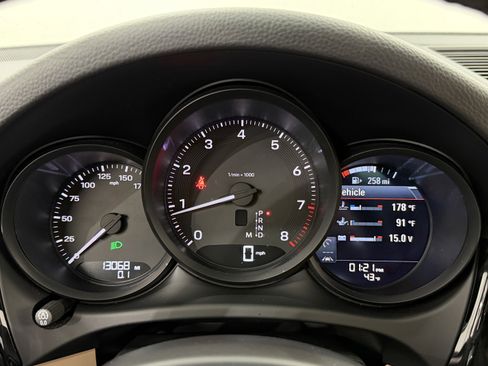 Certified 2025 Porsche Macan image 52