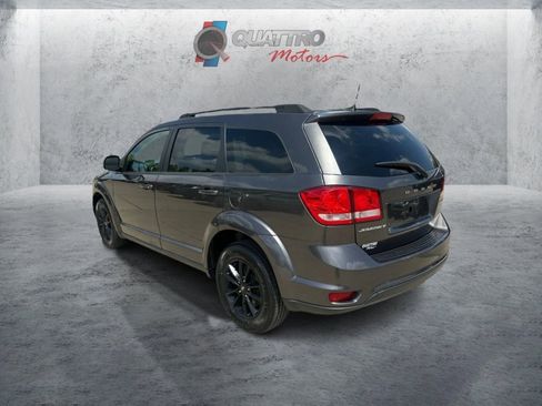 Used 2019 Dodge Journey SE w/ Connectivity Group FWD image 3