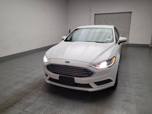 Used 2018 Ford Fusion SE FWD image 15