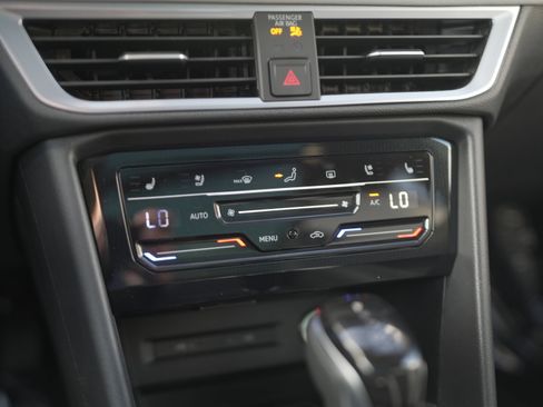 New 2025 Volkswagen Taos SEL image 15