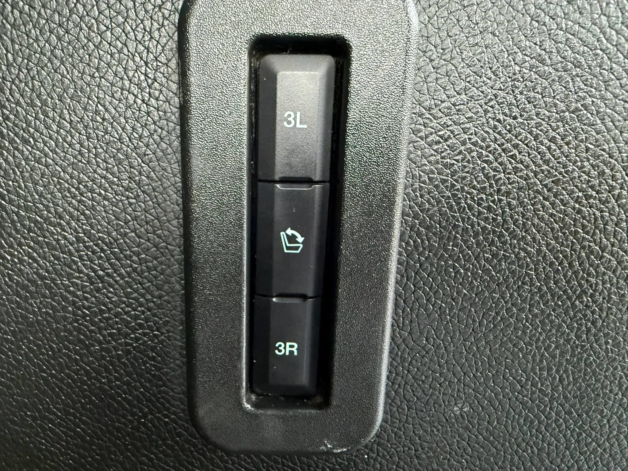 Used 2017 Ford Expedition EL Platinum AWD/4WD image 34