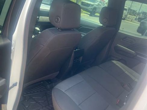 Used 2024 Chevrolet Colorado W/T RWD image 9