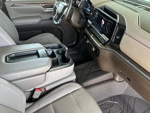 Used 2022 Chevrolet Silverado 1500 LT AWD/4WD image 16