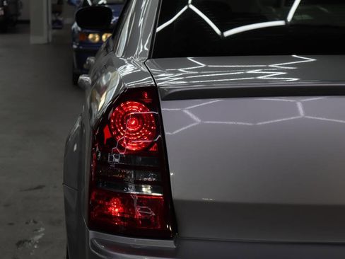 Used 2006 Chrysler 300 SRT8 w/ SRT Option Group II image 11