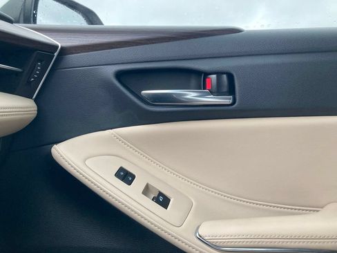 Used 2022 Toyota Avalon XLE FWD image 28