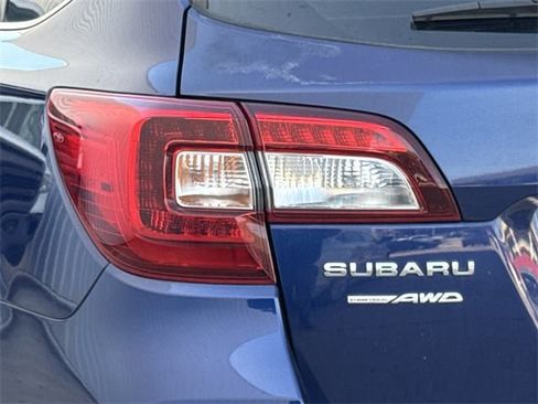 Used 2017 Subaru Outback 2.5i Limited image 6
