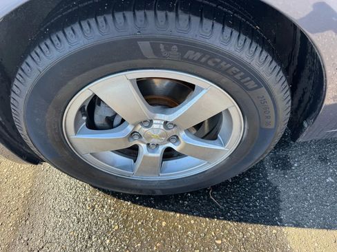 Used 2014 Chevrolet Cruze LT image 11